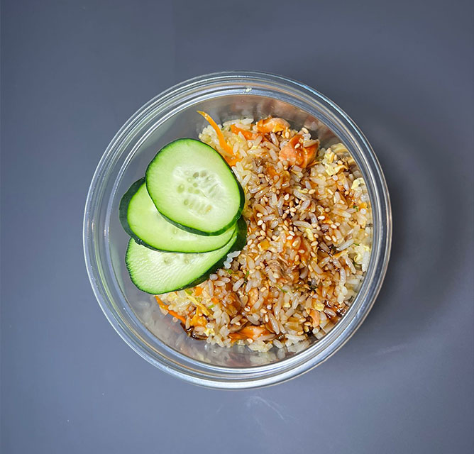 Riso saltato con salmone